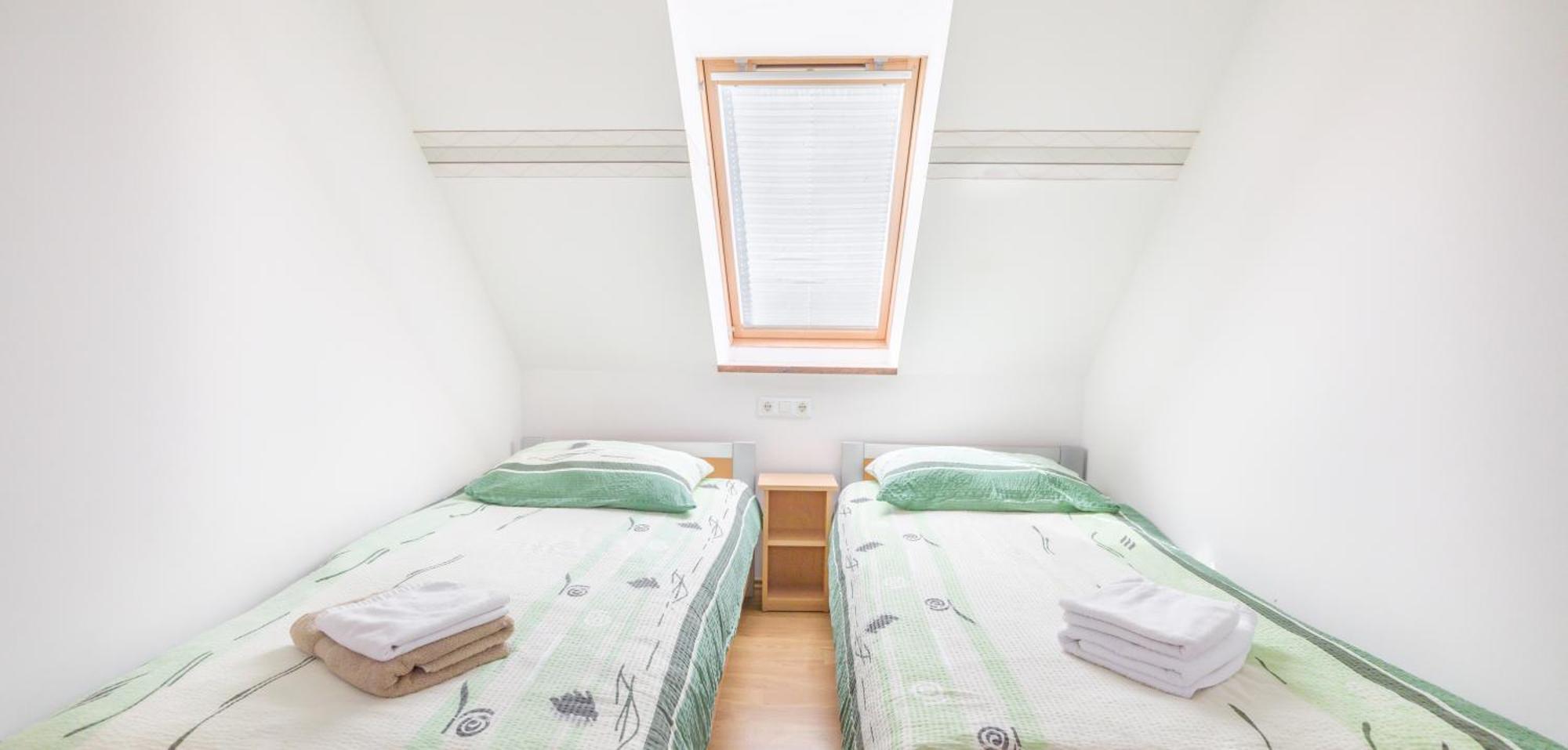 Apartments Suster Stari Trg ob Kolpi Exteriör bild