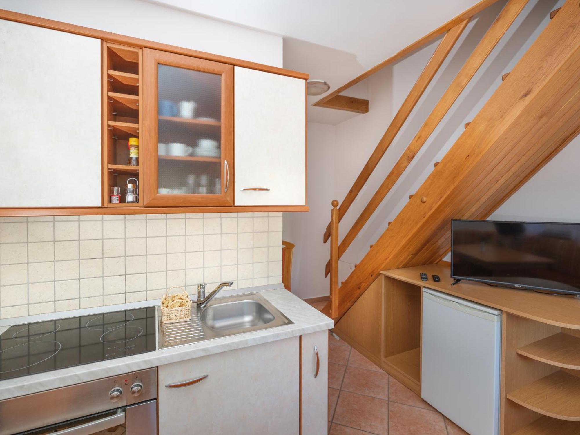 Apartments Suster Stari Trg ob Kolpi Exteriör bild
